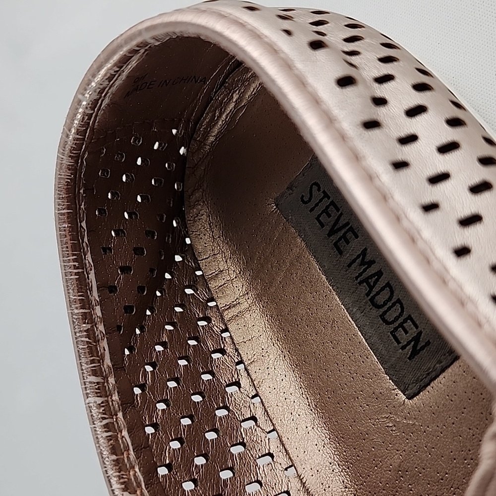 Steve Madden Women's Slip On Flat Shoes Perforated Rose Gold Size 9M - Picture 10 of 13